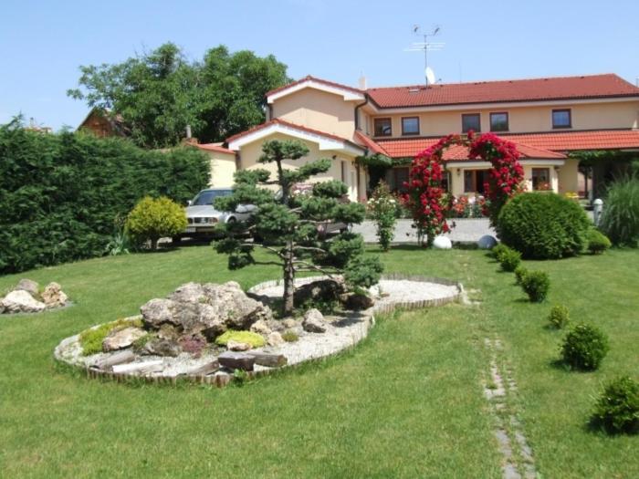 Penzion 77 - Garni Pezinok Exteriör bild